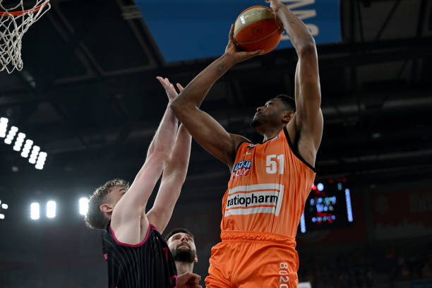 出完美动作 出完美动作