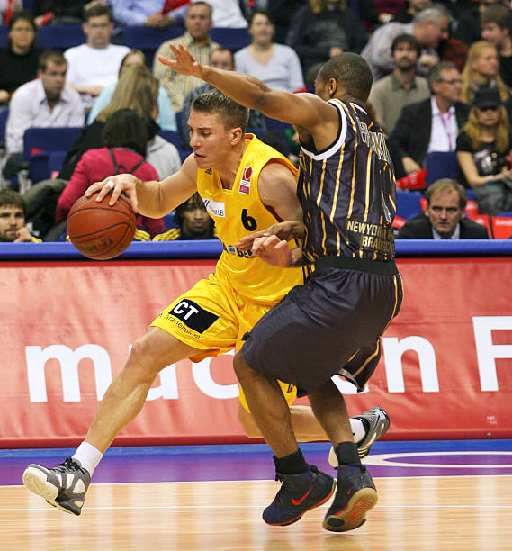 骨骨折缺席 骨骨折缺席