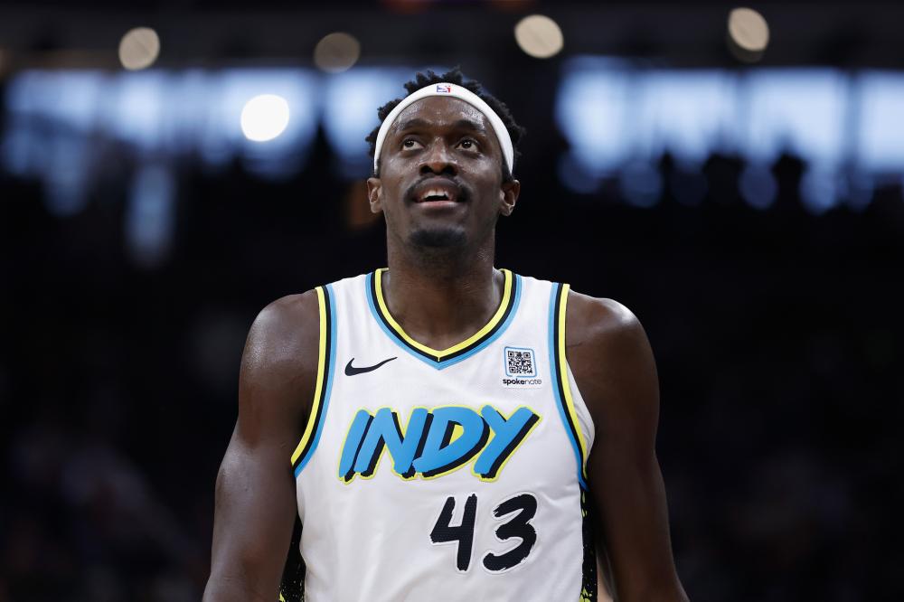 更显示出她 更显示出她